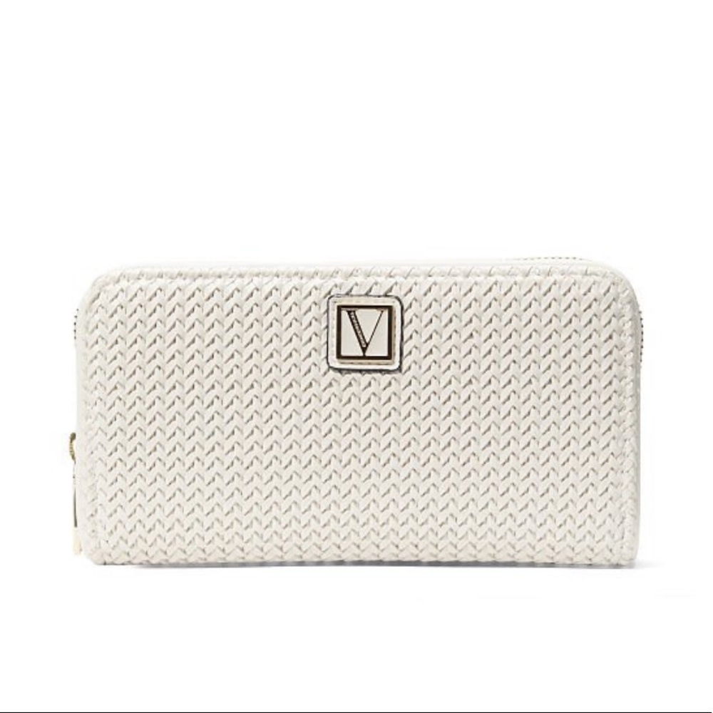 NWT - The Victoria Wallet - Limited Edition - Coconut Woven 🥥